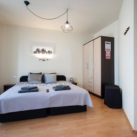 Lucsony Apartman Mosonmagyaróvár Buitenkant foto