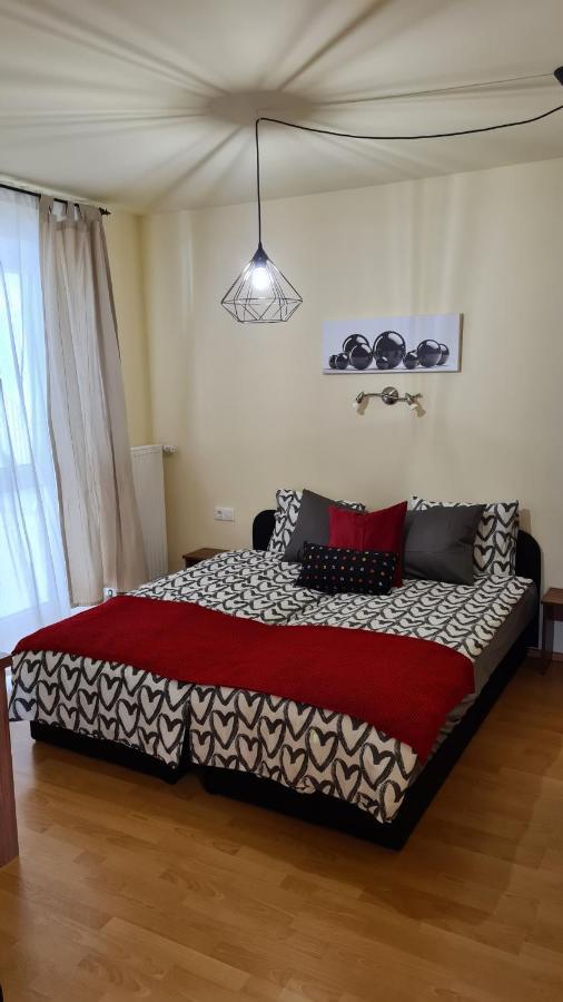 Lucsony Apartman Mosonmagyaróvár Buitenkant foto