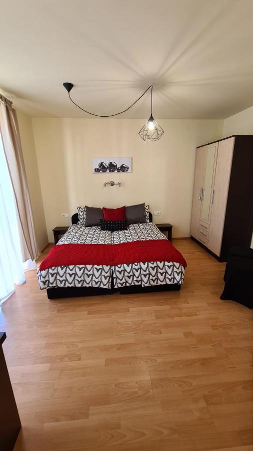 Lucsony Apartman Mosonmagyaróvár Buitenkant foto