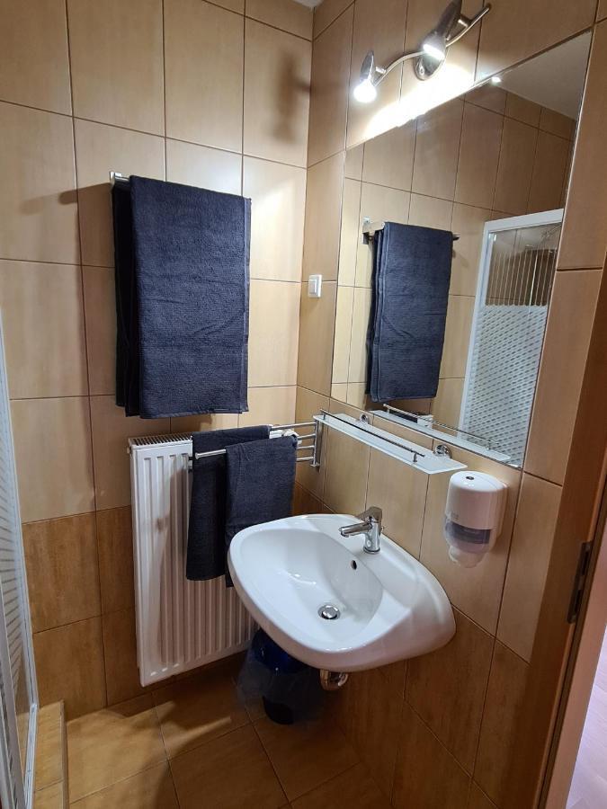 Lucsony Apartman Mosonmagyaróvár Buitenkant foto