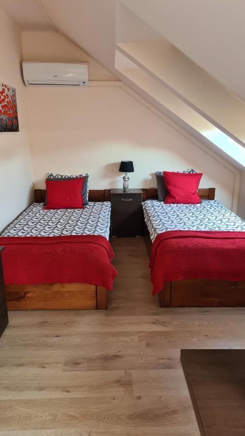 Lucsony Apartman Mosonmagyaróvár Buitenkant foto