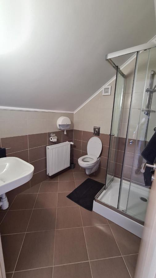 Lucsony Apartman Mosonmagyaróvár Buitenkant foto