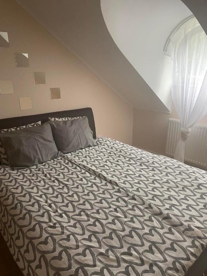 Lucsony Apartman Mosonmagyaróvár Buitenkant foto