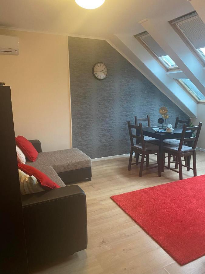 Lucsony Apartman Mosonmagyaróvár Buitenkant foto