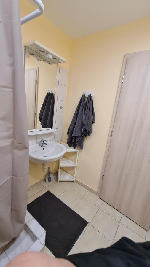 Lucsony Apartman Mosonmagyaróvár Buitenkant foto