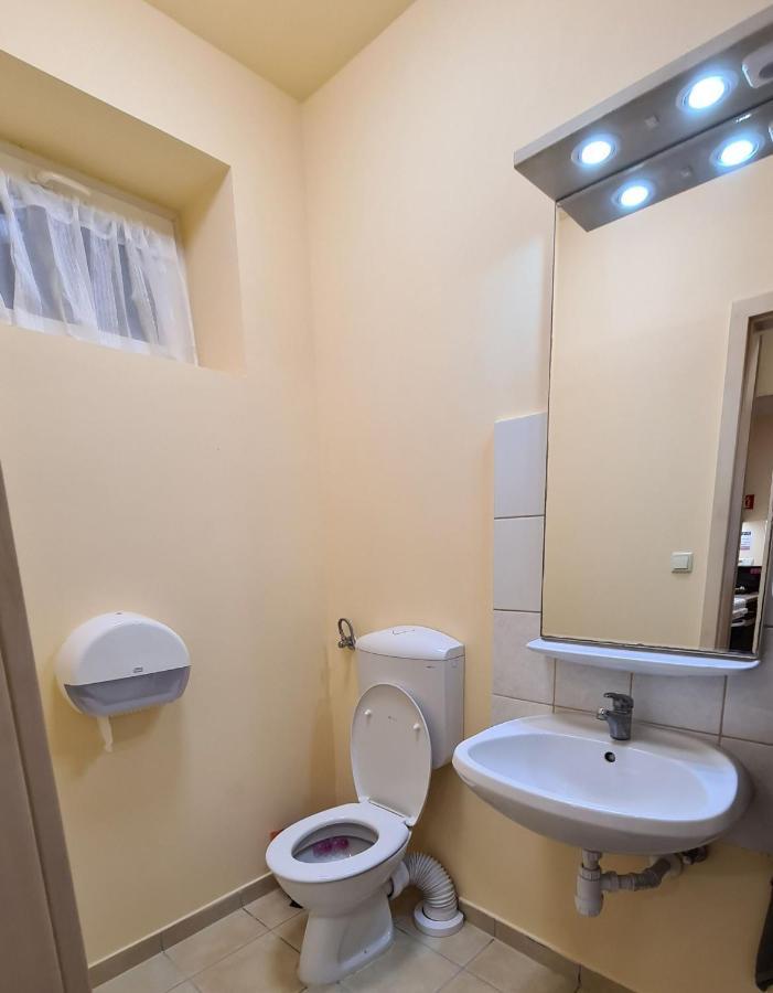 Lucsony Apartman Mosonmagyaróvár Buitenkant foto