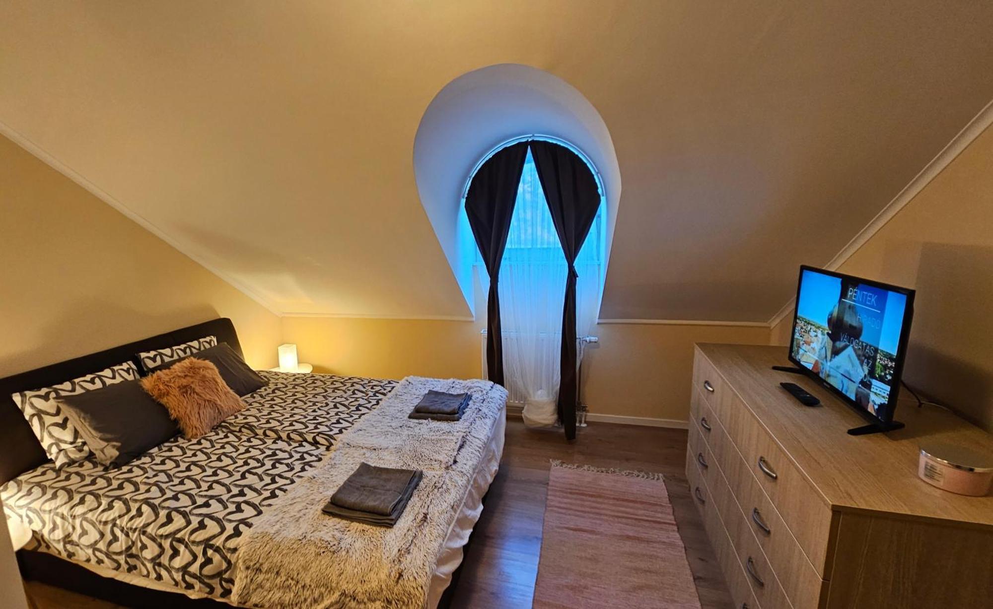 Lucsony Apartman Mosonmagyaróvár Buitenkant foto