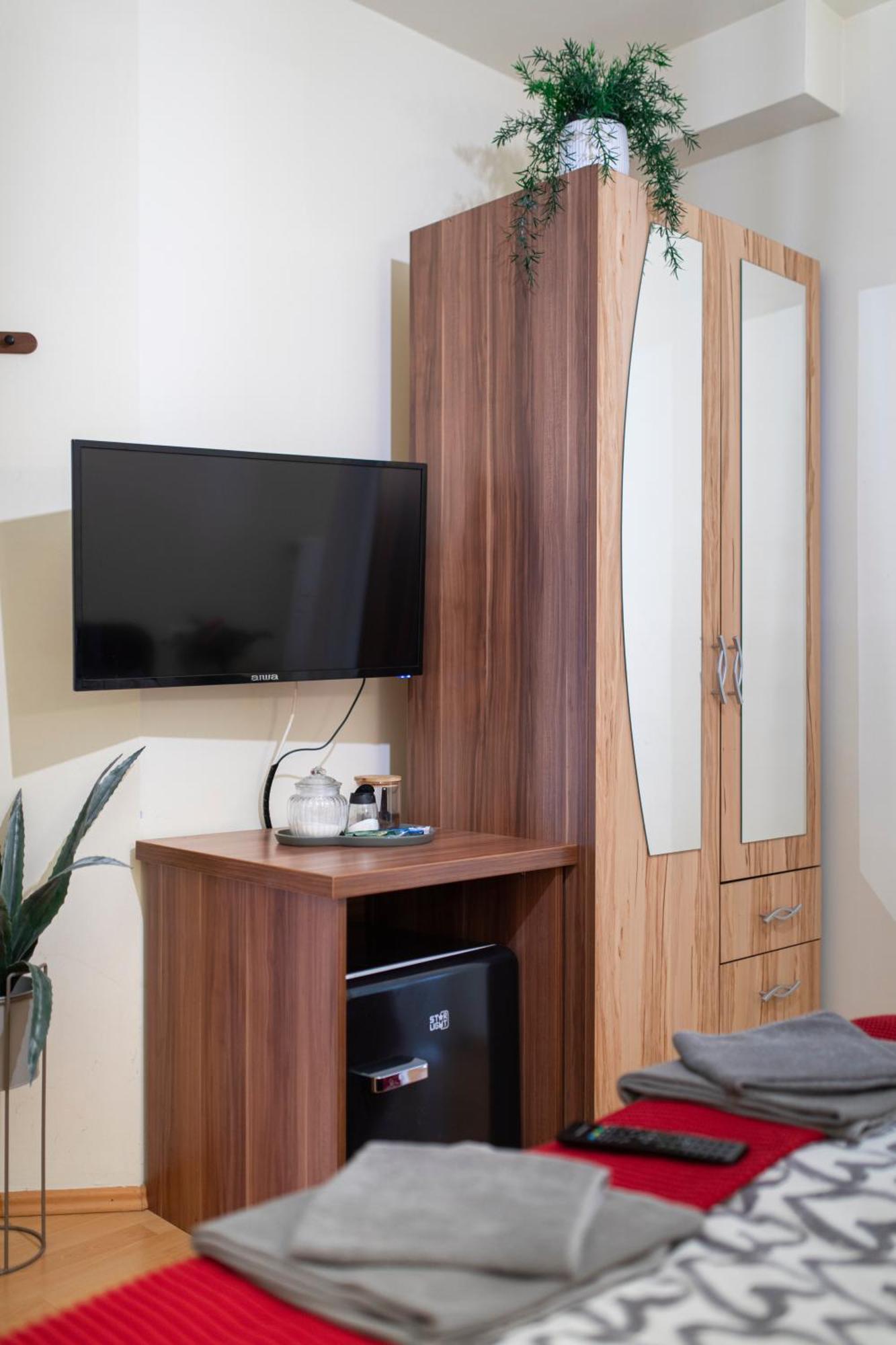 Lucsony Apartman Mosonmagyaróvár Buitenkant foto